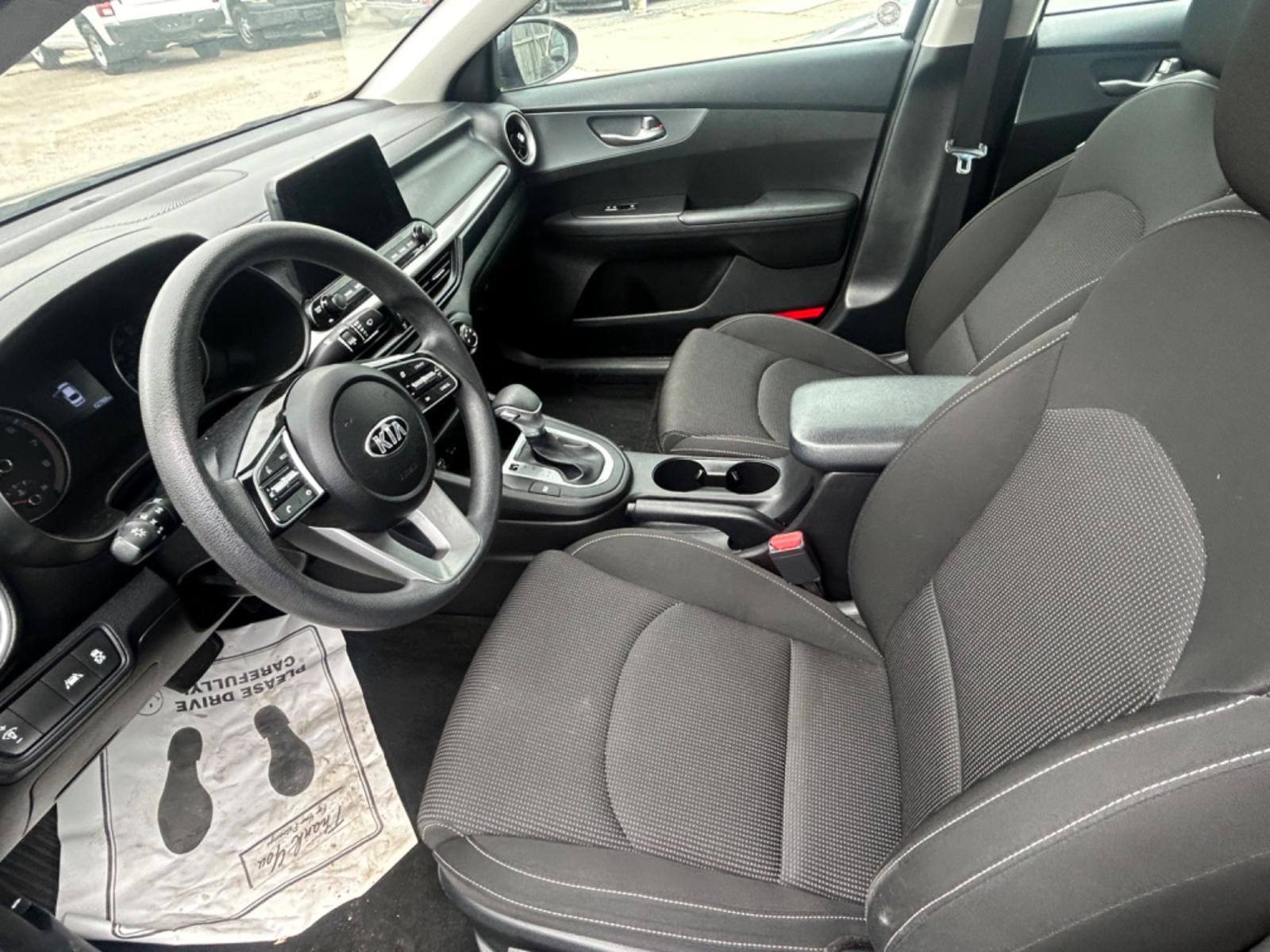2021 Grey Kia Forte (3KPF24AD5ME) , located at 1687 Business 35 S, New Braunfels, TX, 78130, (830) 625-7159, 29.655487, -98.051491 - Photo #10